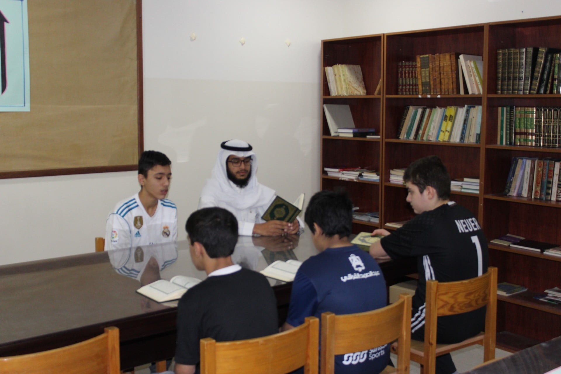 دور المدرسة في التربية - مدارس أضواء الهداية